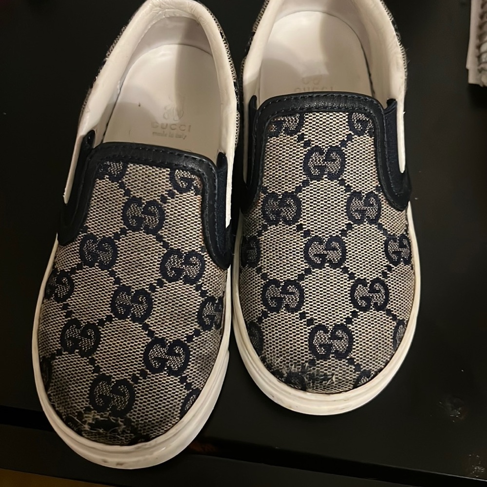 Gucci kids shoes size 25